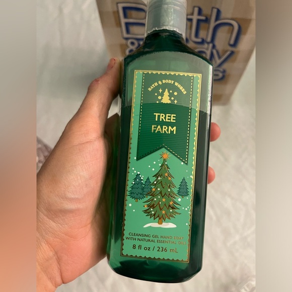 Never opened Bath and Body Works Tree Farm 8oz hand soap - Picture 2 of 4